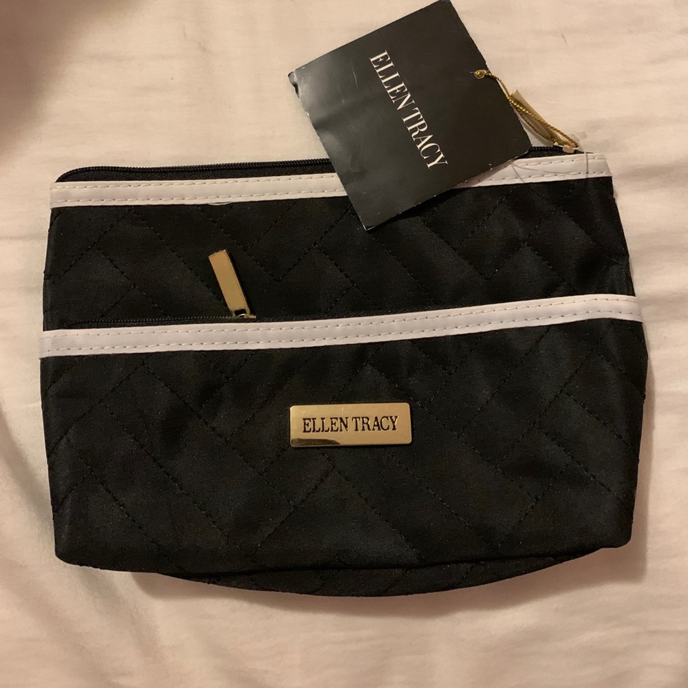 Ellen Tracy cosmetic bag